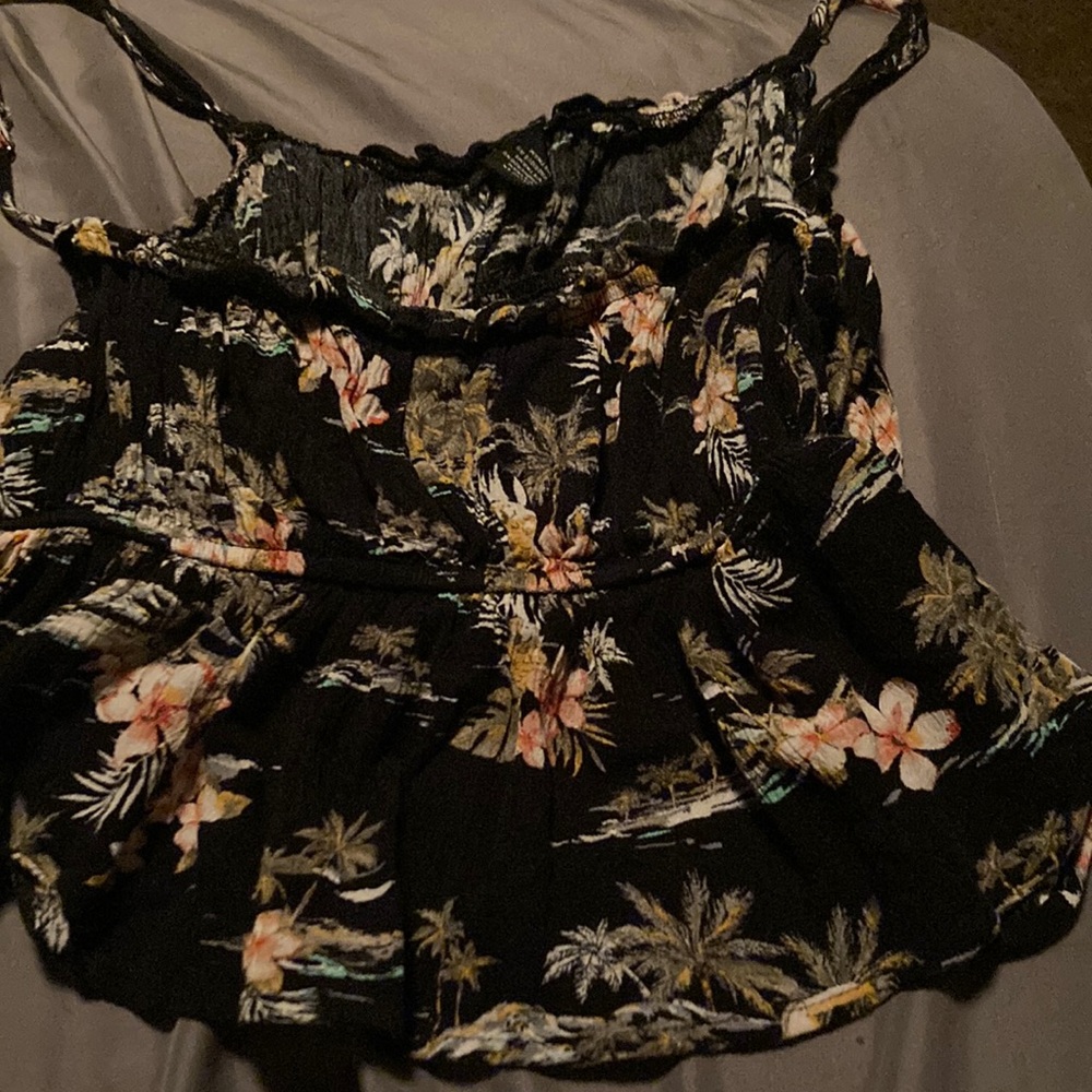 Black floral crop top